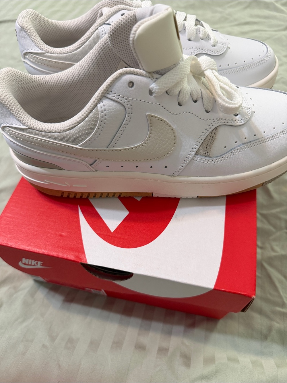 Nike White and Cream Low-Top Sneakers